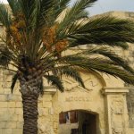 La pietra calcarea gialla è la caratteristica urbana di Malta: le regala luce calda in ogni ora del giorno - Foto © C. P.